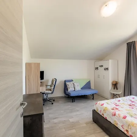 Apartamento Rural Pool Escape In Matelica, Cleaning Included Matelica