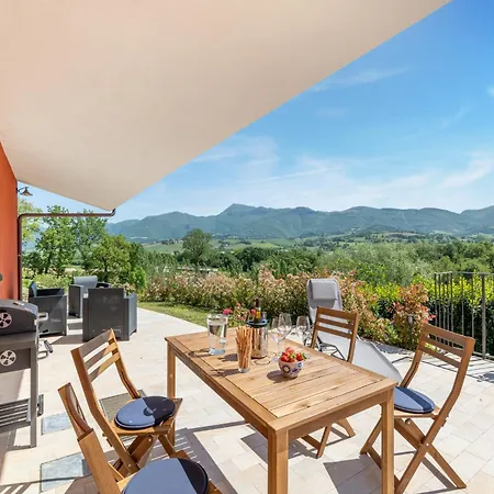 Rural Pool Escape In Matelica, Cleaning Included *