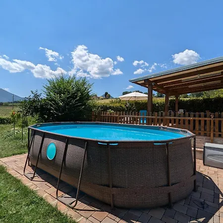 Rural Pool Escape In Matelica, Cleaning Included 公寓