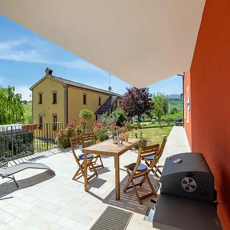 Rural Pool Escape In Matelica, Cleaning Included *